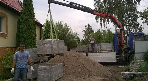 доставка тротуарной плитки манипулятор